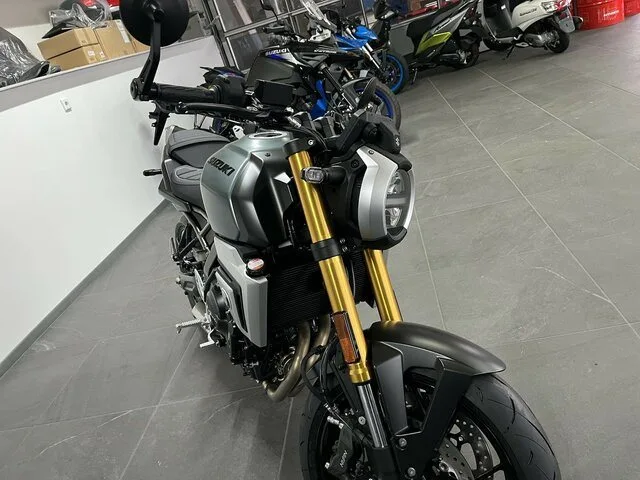 Suzuki GSX-8T