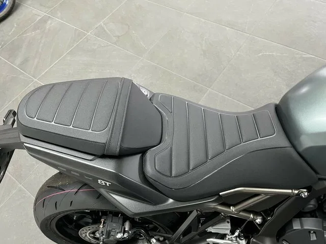 Suzuki GSX-8T