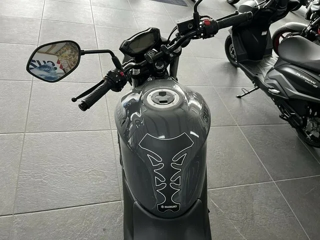 Suzuki SV650 AM4