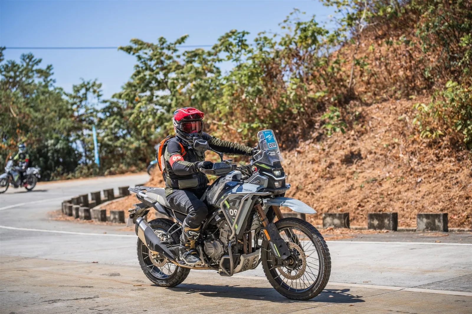 CFMOTO 450MT ABS