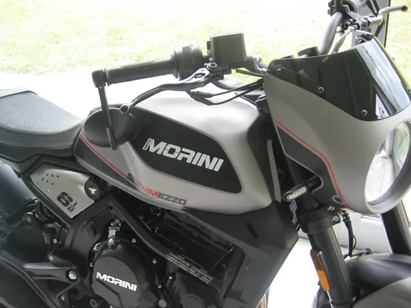 Moto Morini 6 1/2 Seiemmezzo STR ABS CAFE RACER