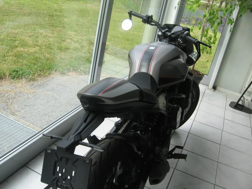 Moto Morini 6 1/2 Seiemmezzo STR ABS CAFE RACER