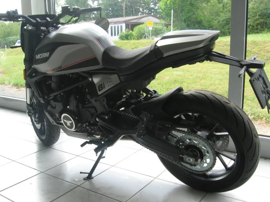 Moto Morini 6 1/2 Seiemmezzo STR ABS CAFE RACER