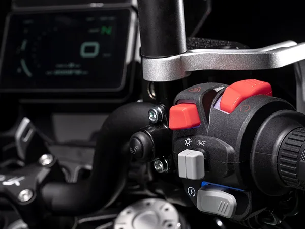 Benelli TRK 702 ADVENTURE ABS