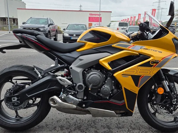 Triumph Daytona 660