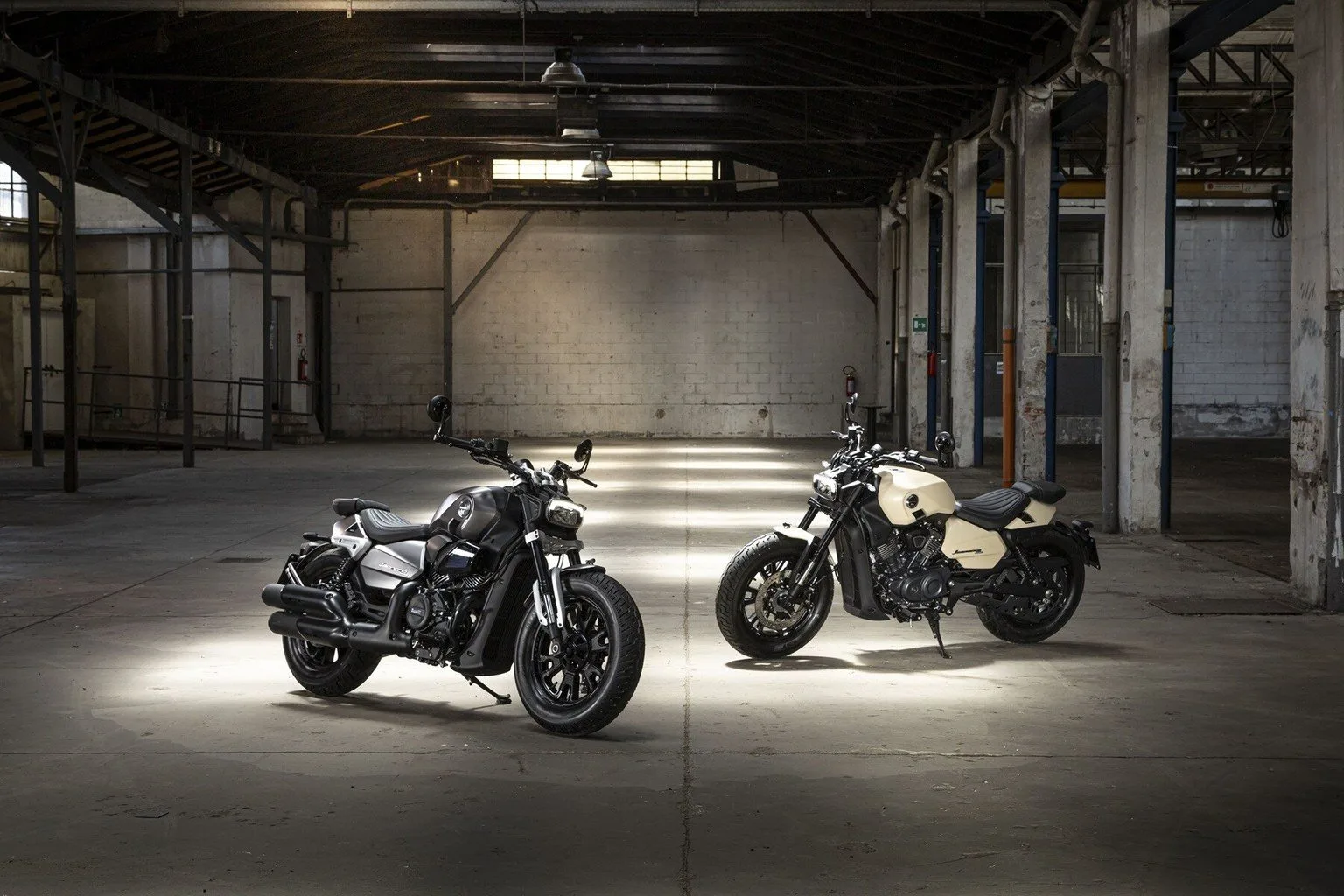 Benelli Leoncino Bobber 400