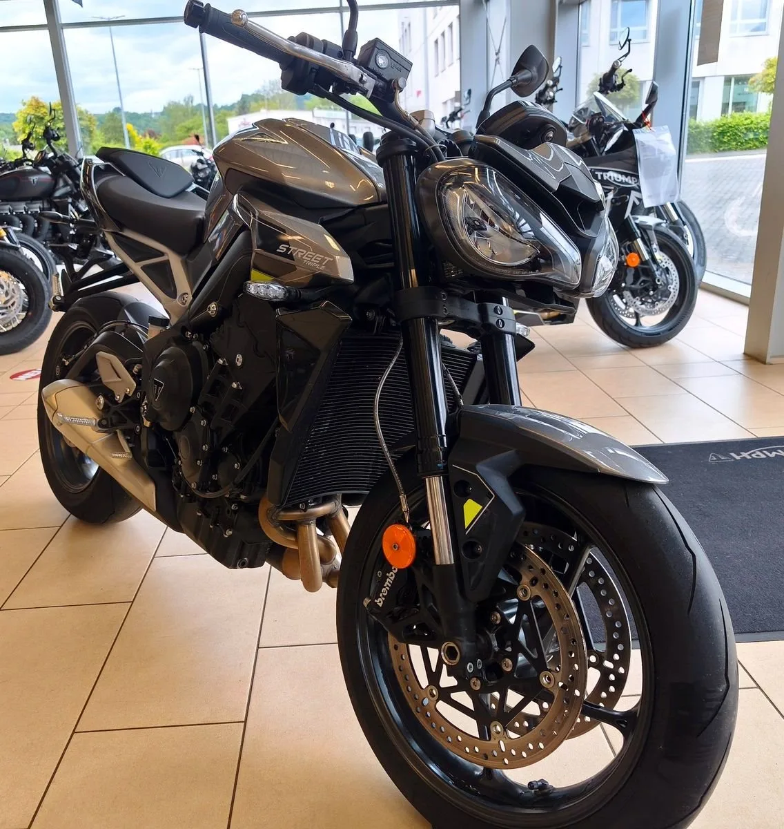 Triumph Street Triple R