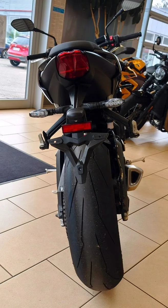 Triumph Street Triple R