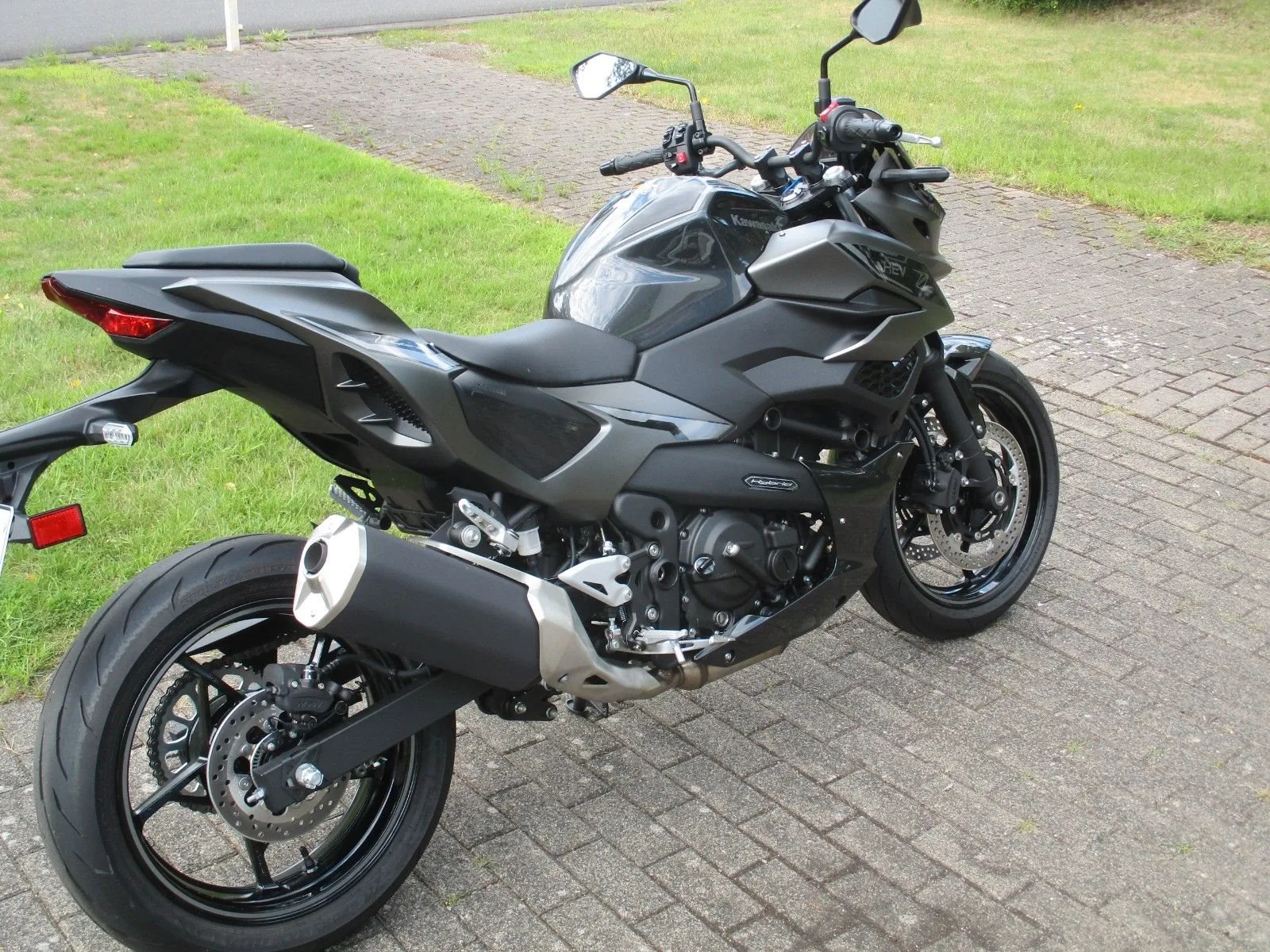 Kawasaki ZR-7