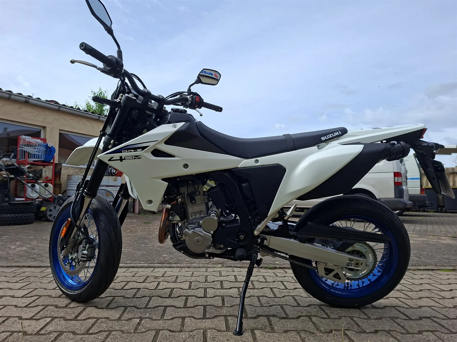 Suzuki DR-Z4SM Vorführmotorrad