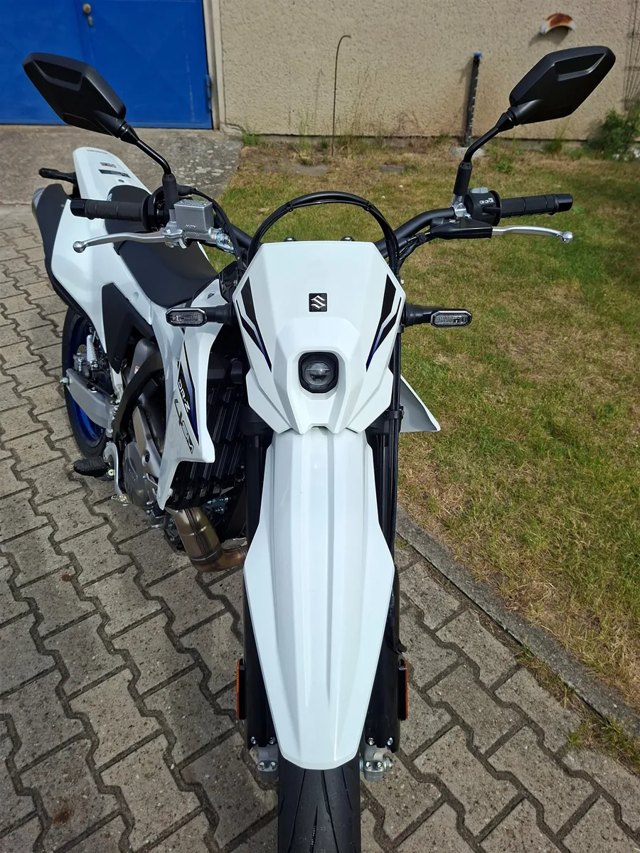 Suzuki DR-Z4SM Vorführmotorrad