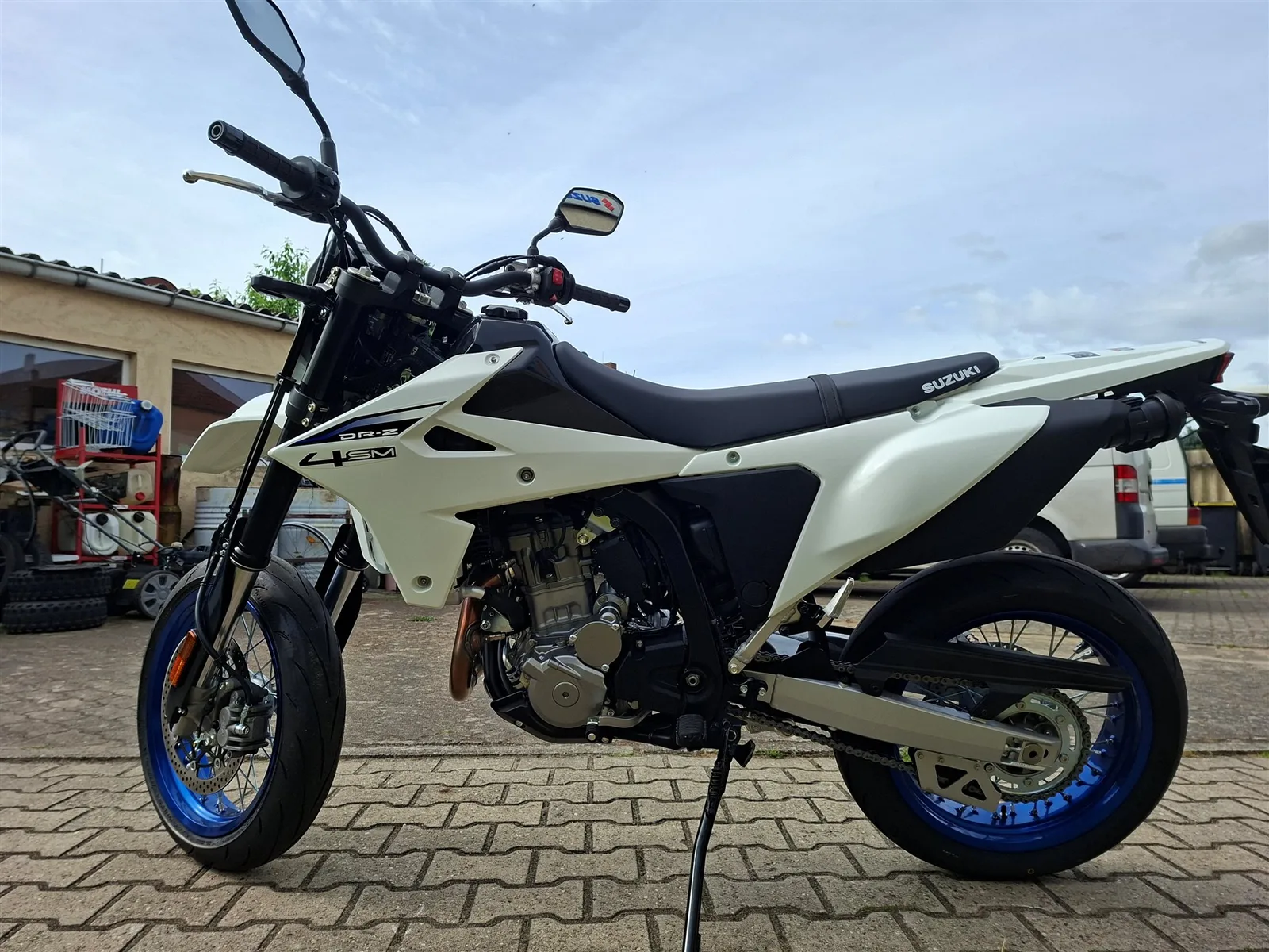 Suzuki DR-Z4SM Vorführmotorrad