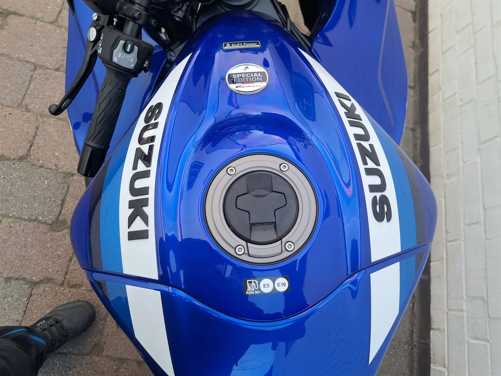 Suzuki GSX-1300RR Hayabusa Special Edition 2026 Power Akrapovic