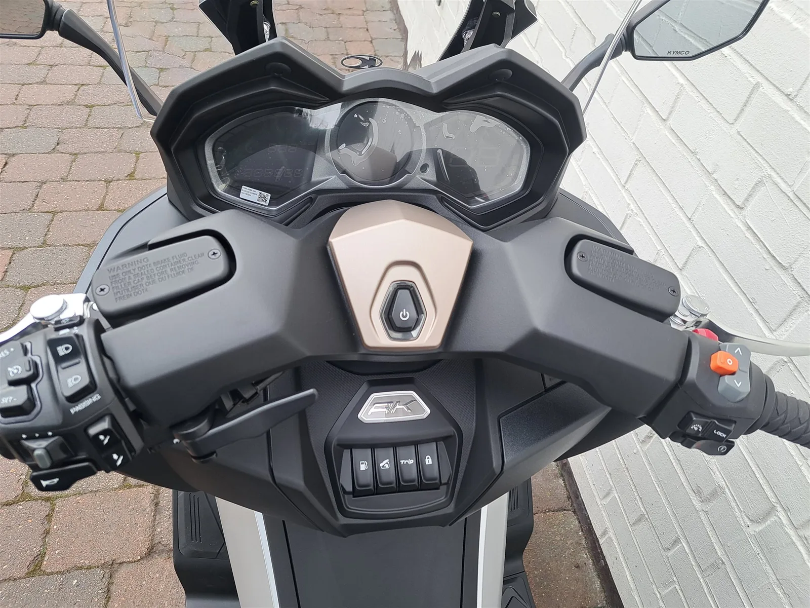 Kymco AK 575i ABS Premium Aktion Travel Bonus