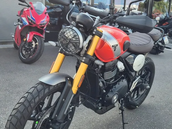 Triumph Scrambler 400 X