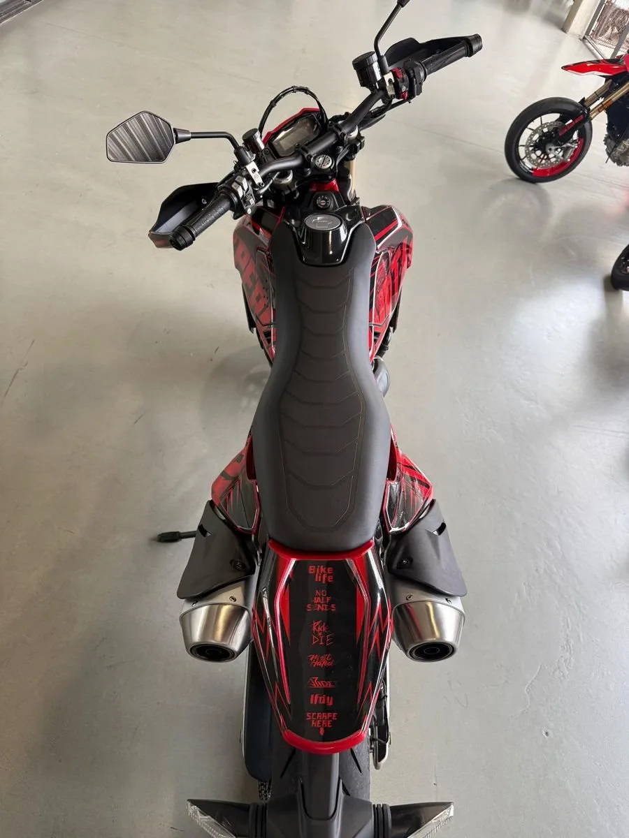Ducati Hypermotard 698 Mono