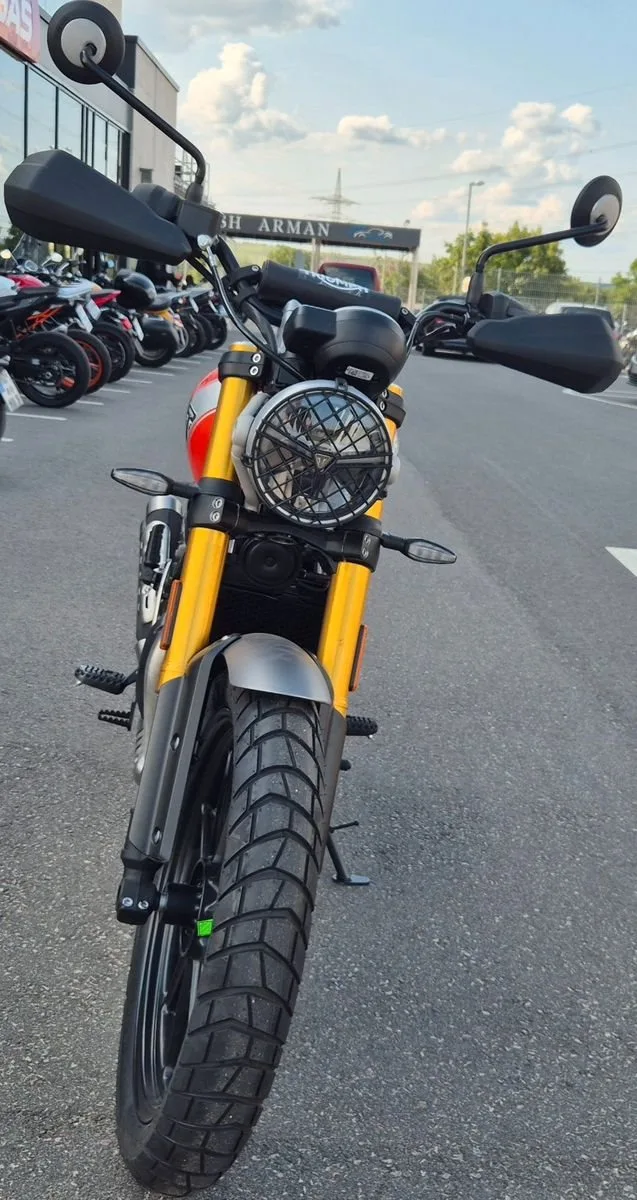 Triumph Scrambler 400 X