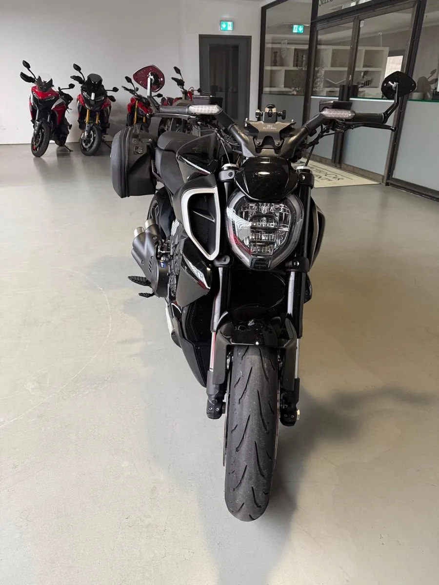 Ducati Diavel V4
