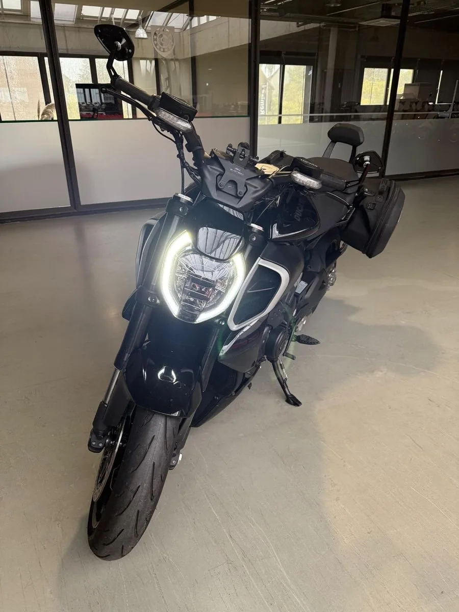 Ducati Diavel V4