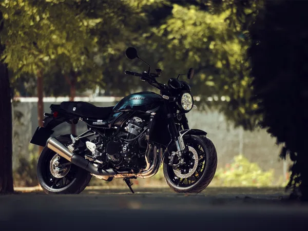 Kawasaki Z900 RS Black Ball Edition Neufahrzeug