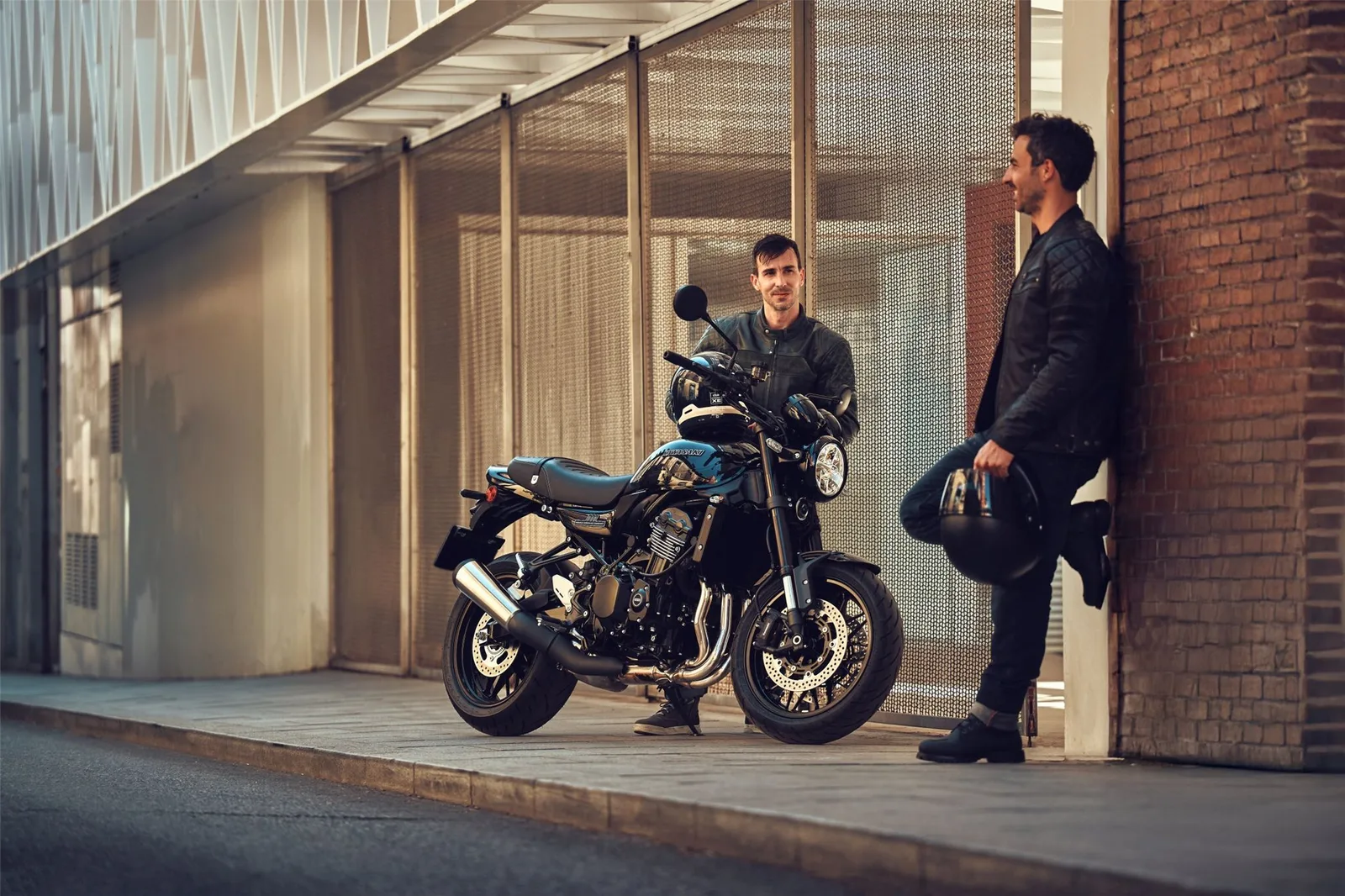 Kawasaki Z900 RS Black Ball Edition Neufahrzeug