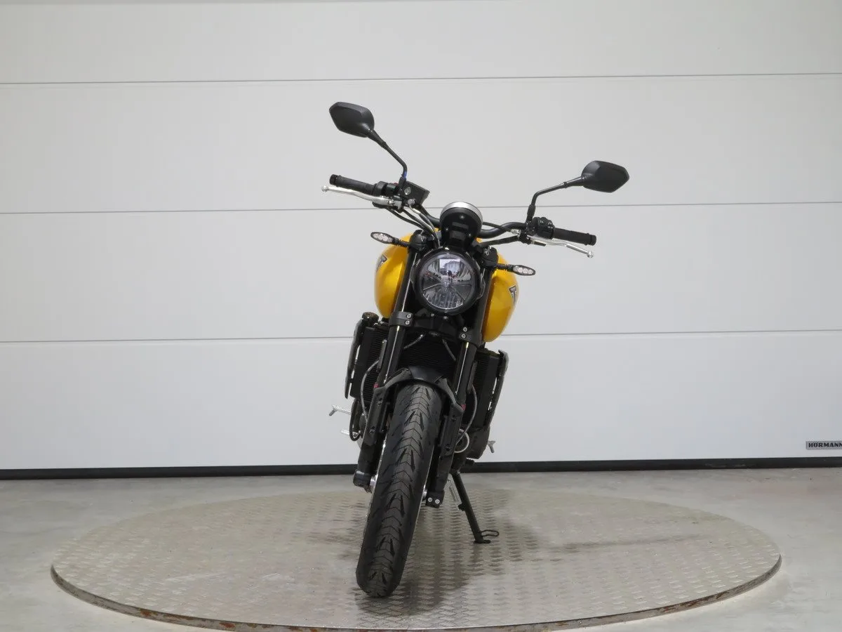 Triumph Trident 660