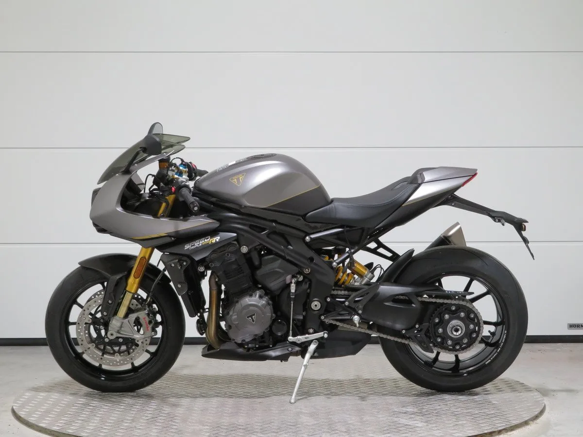 Triumph Speed Triple 1200 RR Breitling Limited Edition