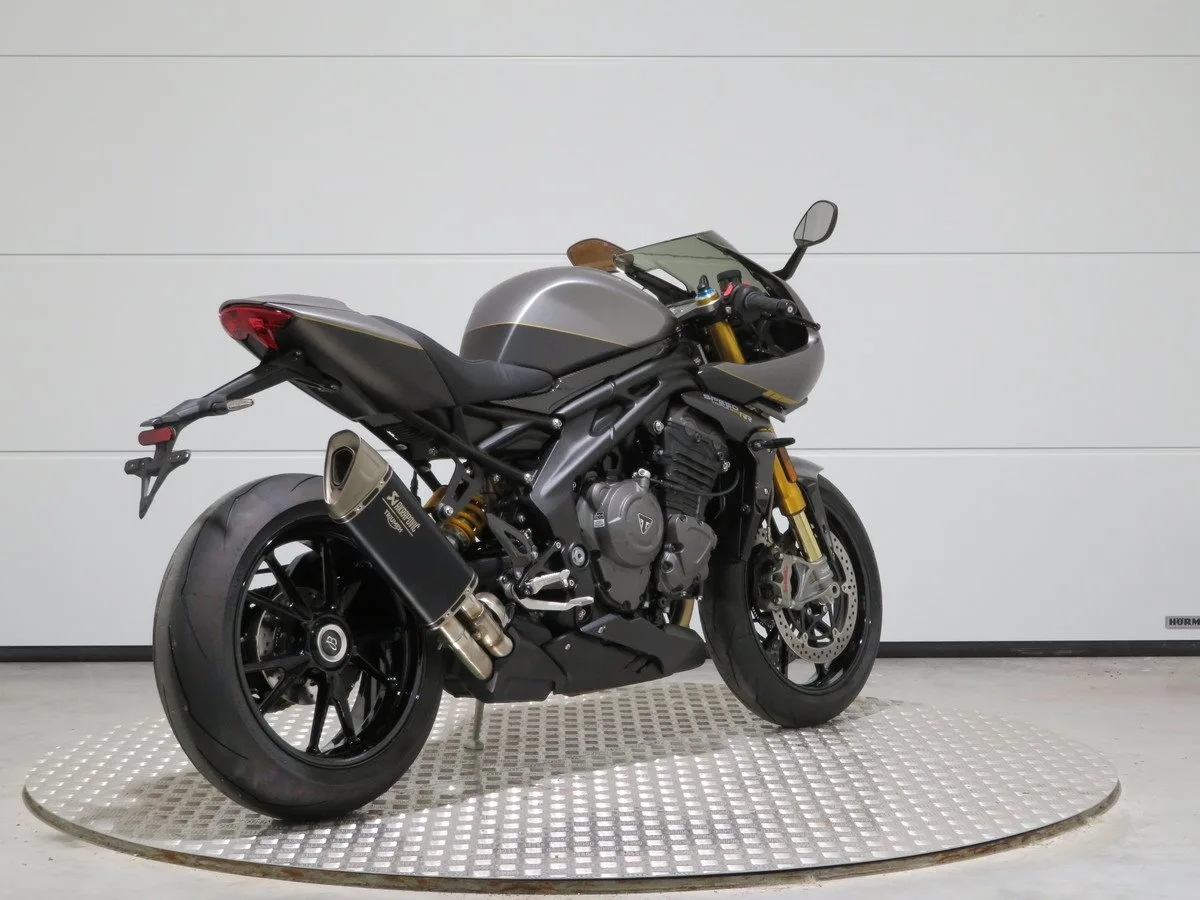 Triumph Speed Triple 1200 RR Breitling Limited Edition