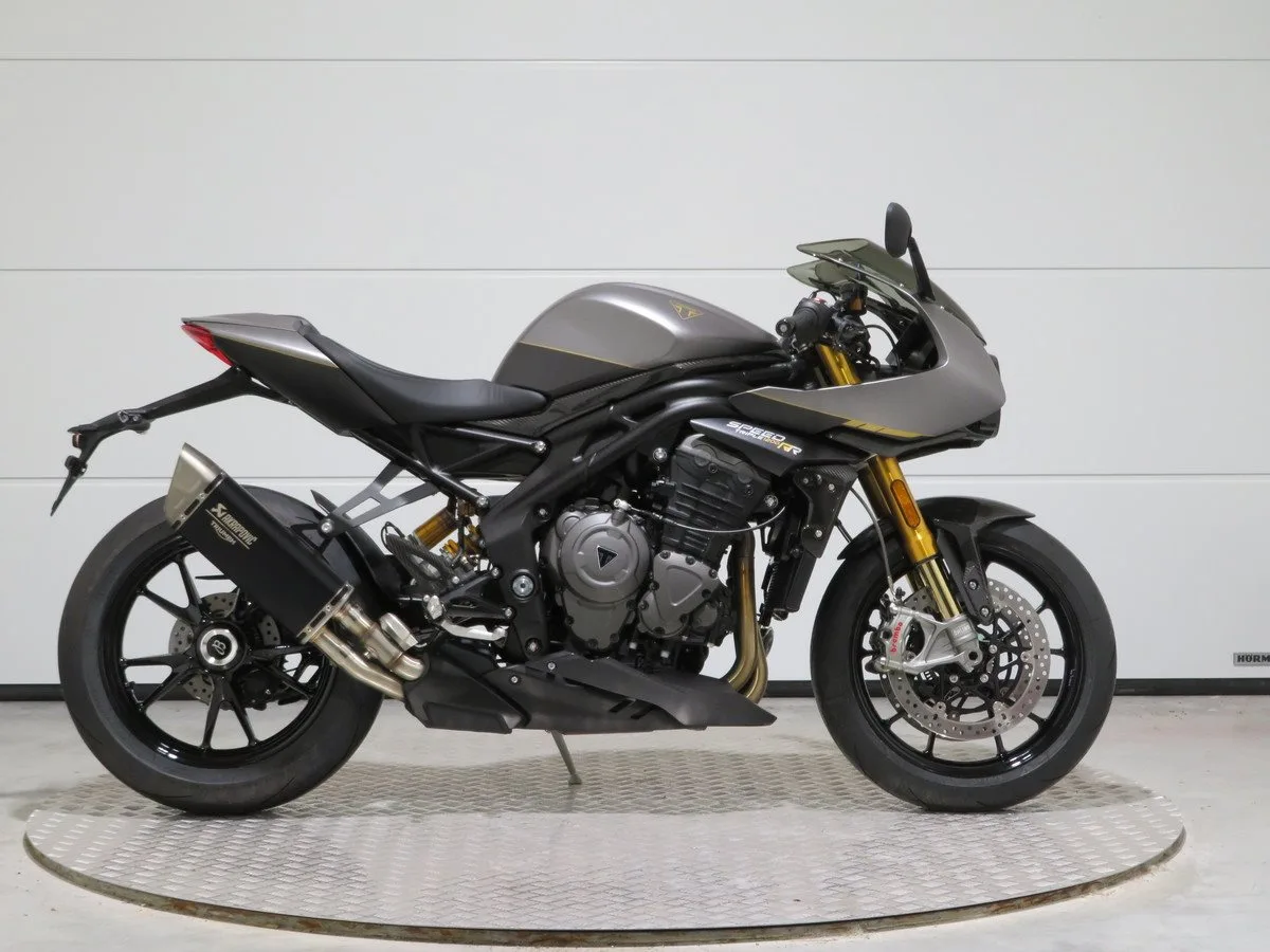 Triumph Speed Triple 1200 RR Breitling Limited Edition