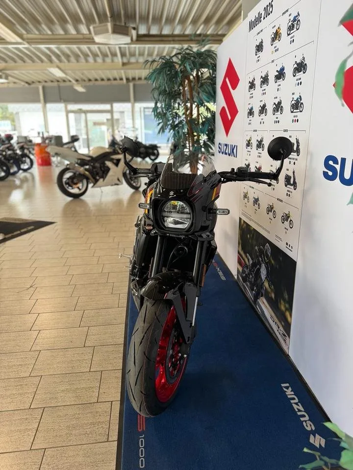 Suzuki GSX-8TT