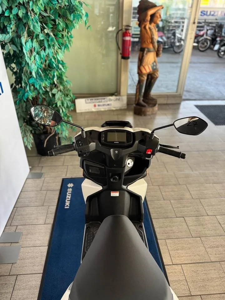 Suzuki Avenis 125