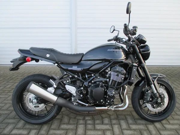 Kawasaki Z900 RS Black Ball Edition