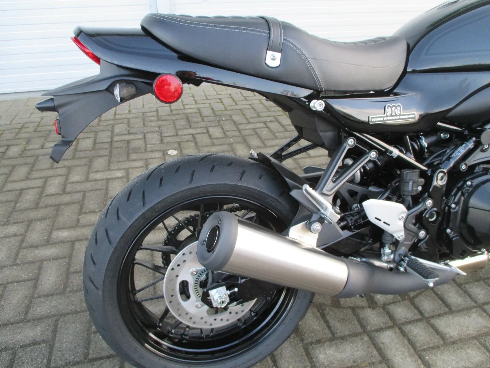 Kawasaki Z900 RS Black Ball Edition