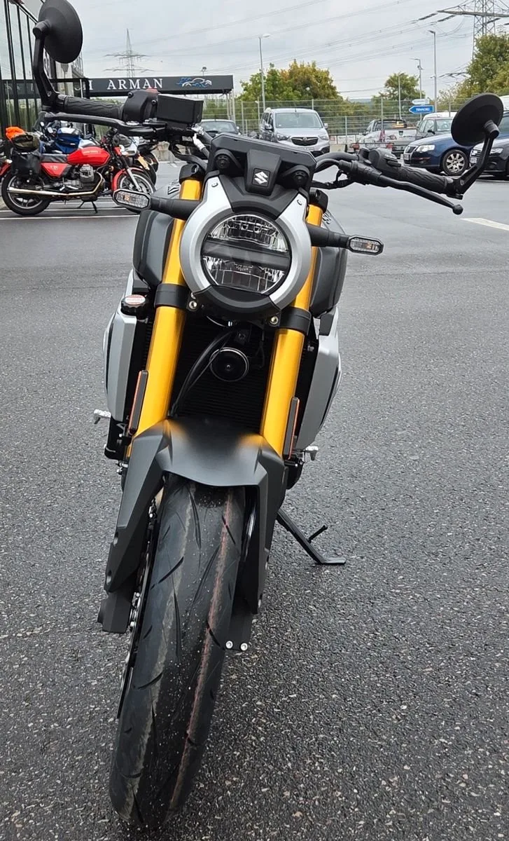 Suzuki GSX-8T