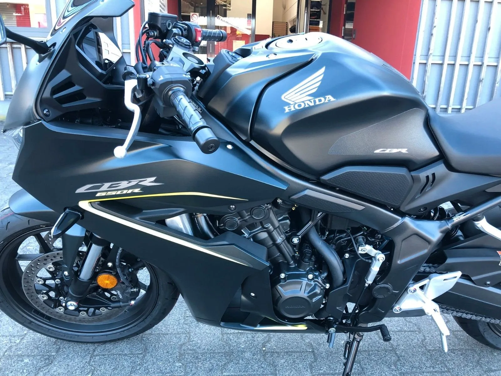 Honda CBR650R E-Clutch