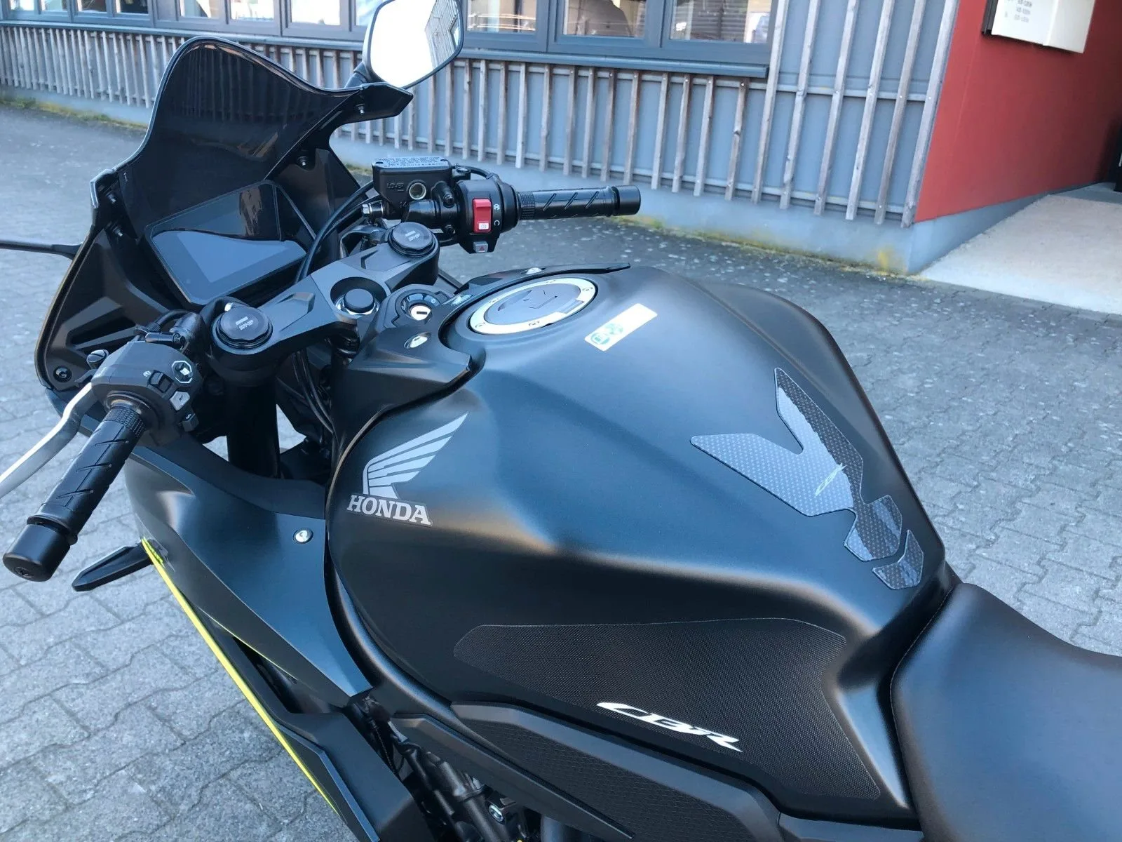 Honda CBR650R E-Clutch