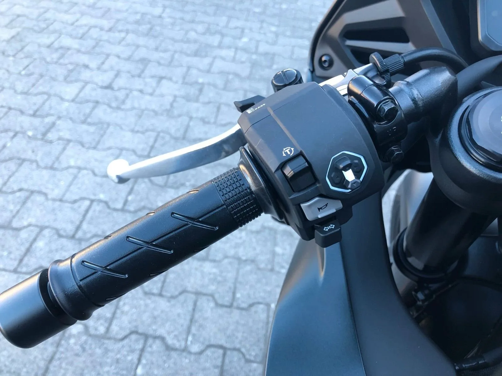 Honda CBR650R E-Clutch
