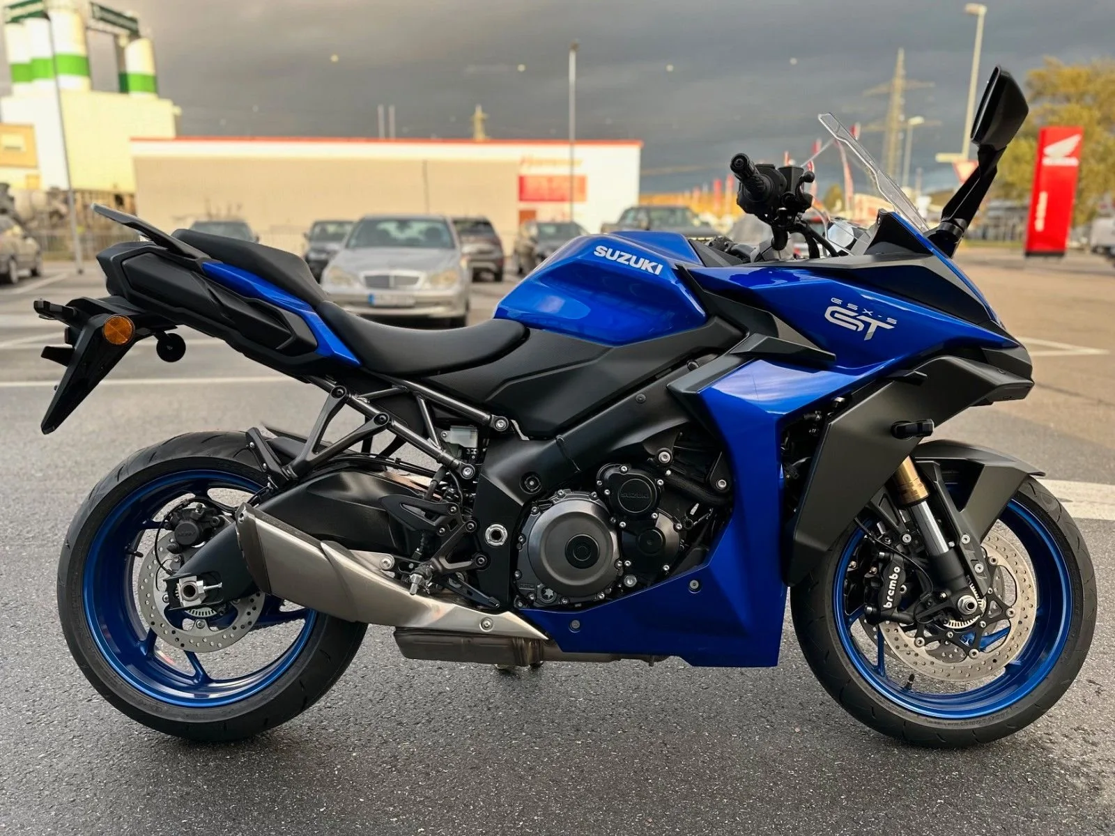 Suzuki GSX-S1000GT