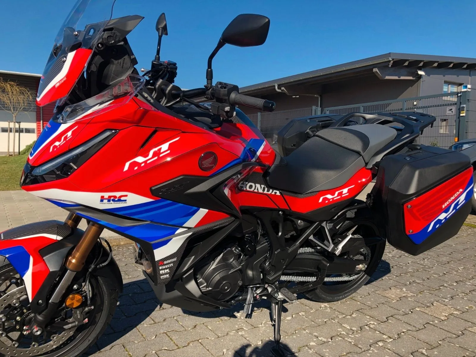 Honda NT1100 DCT Electronic Suspension