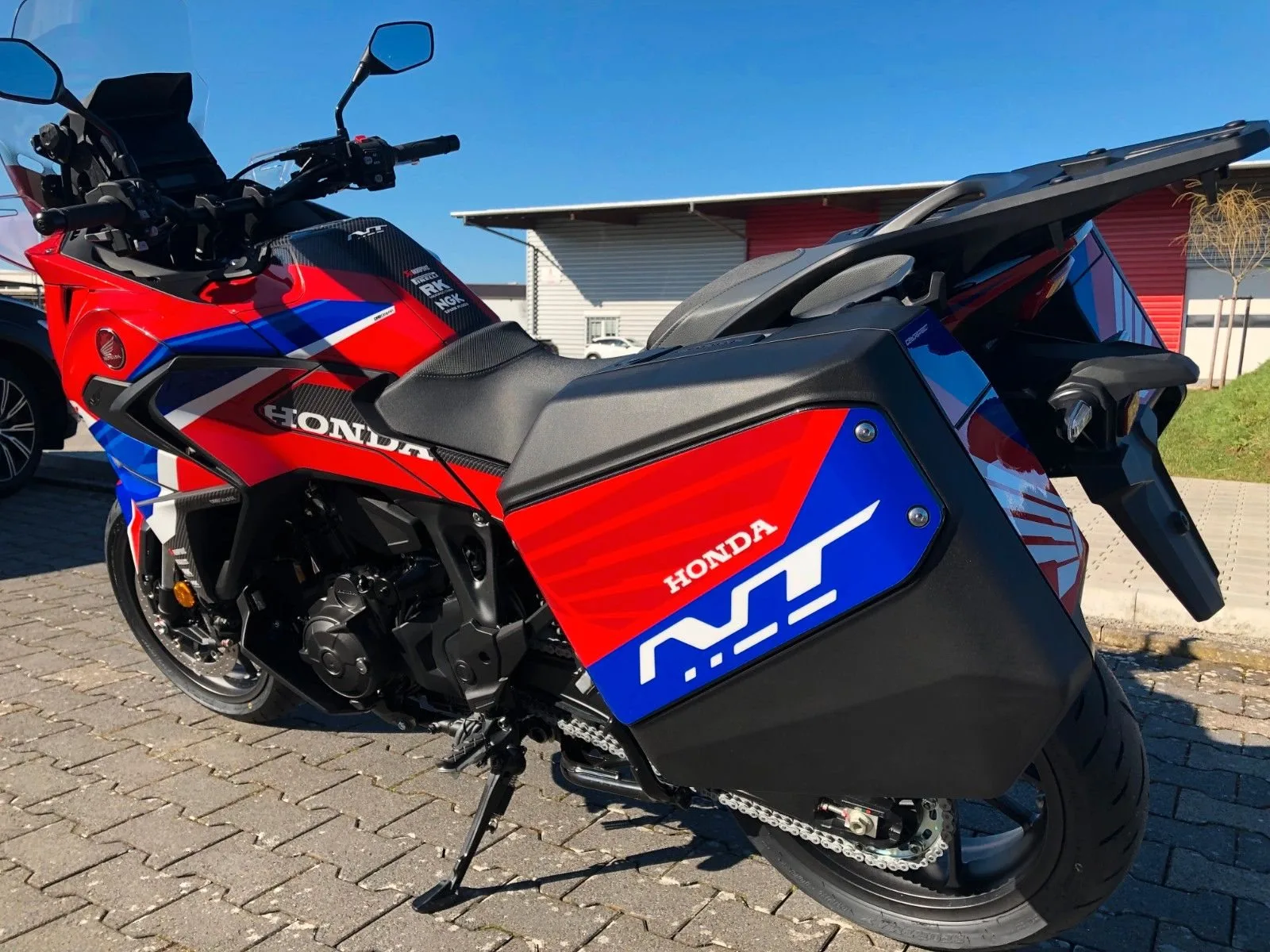 Honda NT1100 DCT Electronic Suspension