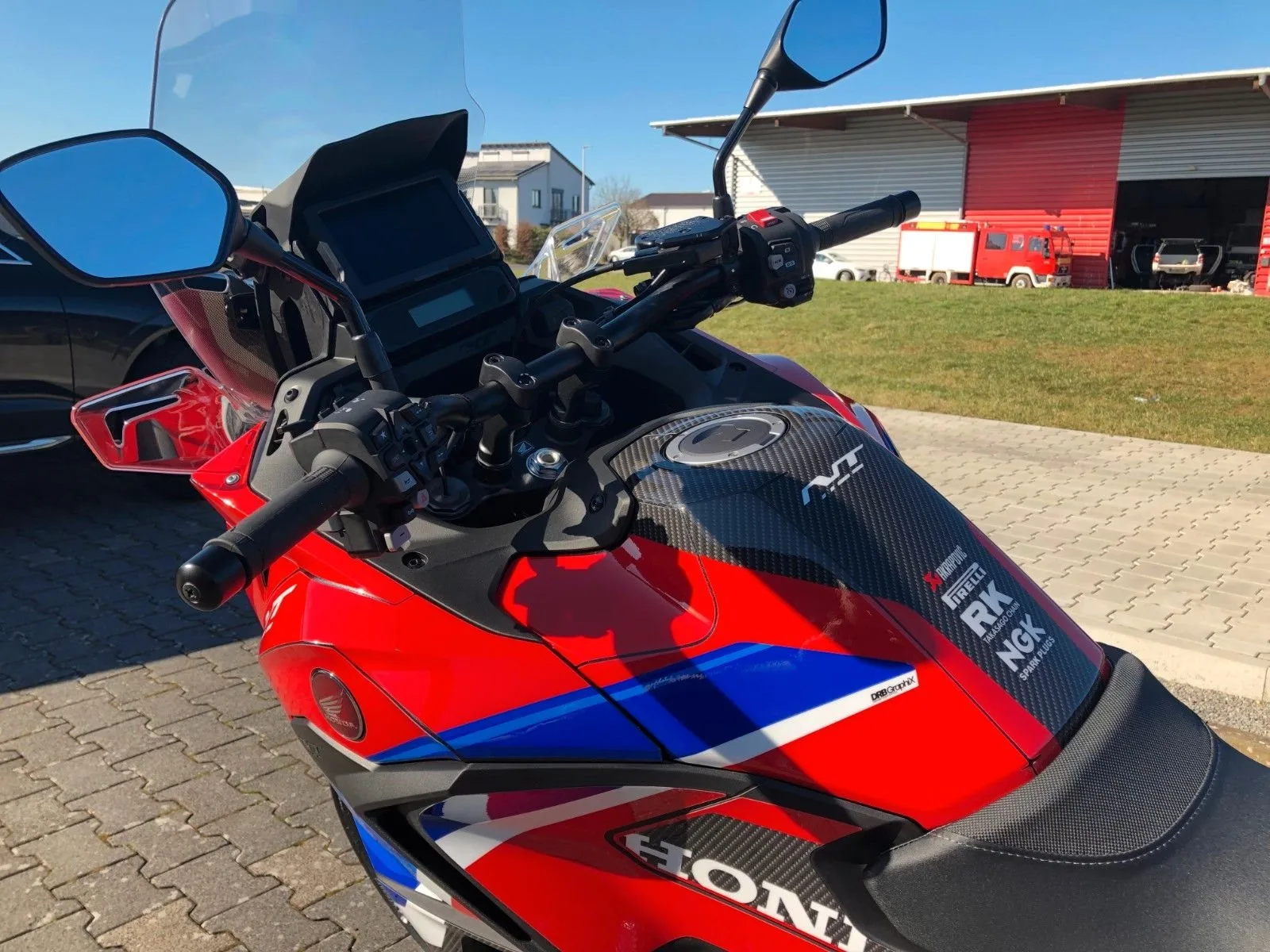 Honda NT1100 DCT Electronic Suspension
