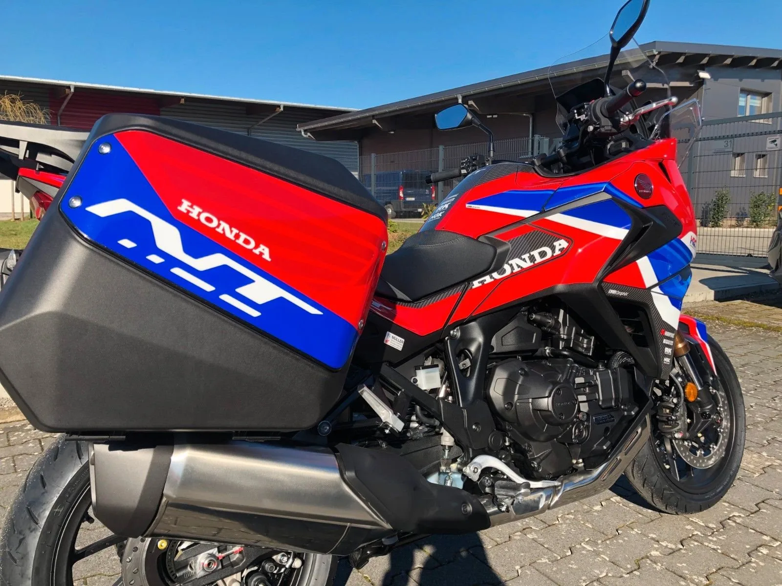 Honda NT1100 DCT Electronic Suspension