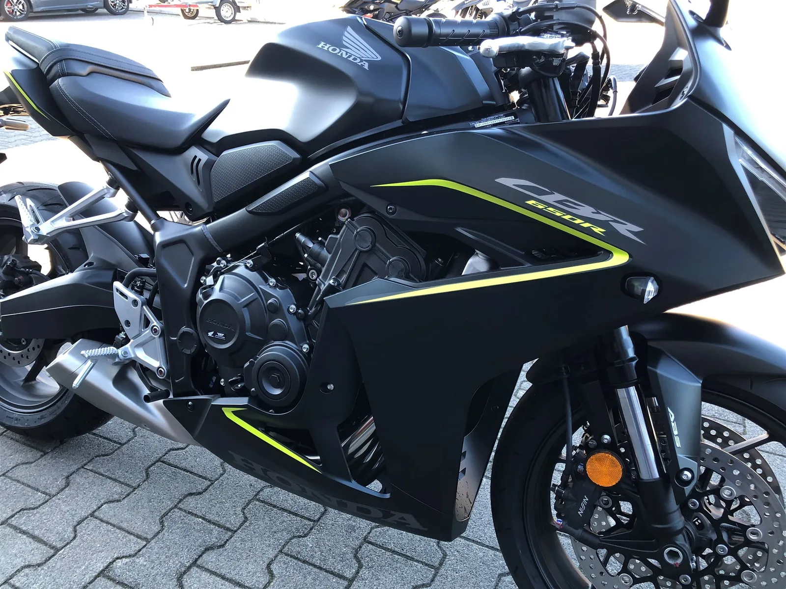 Honda CBR650R