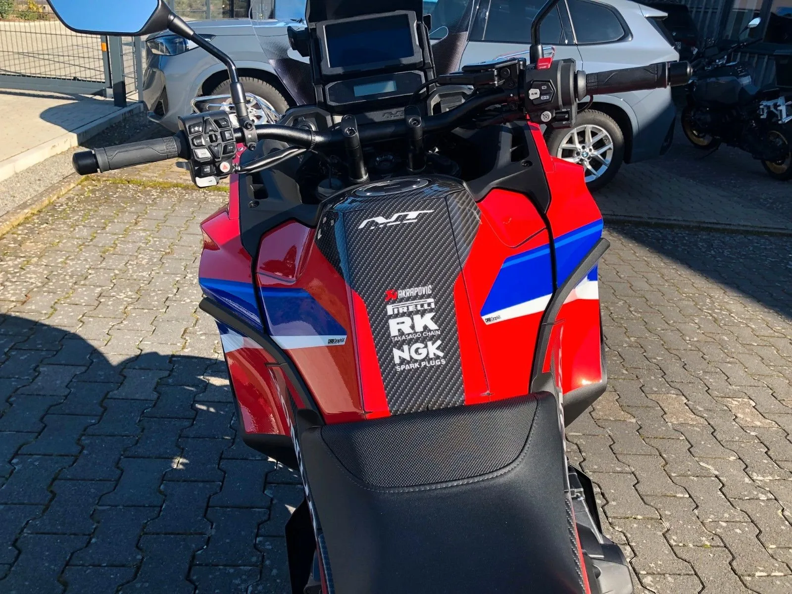 Honda NT1100 DCT Electronic Suspension