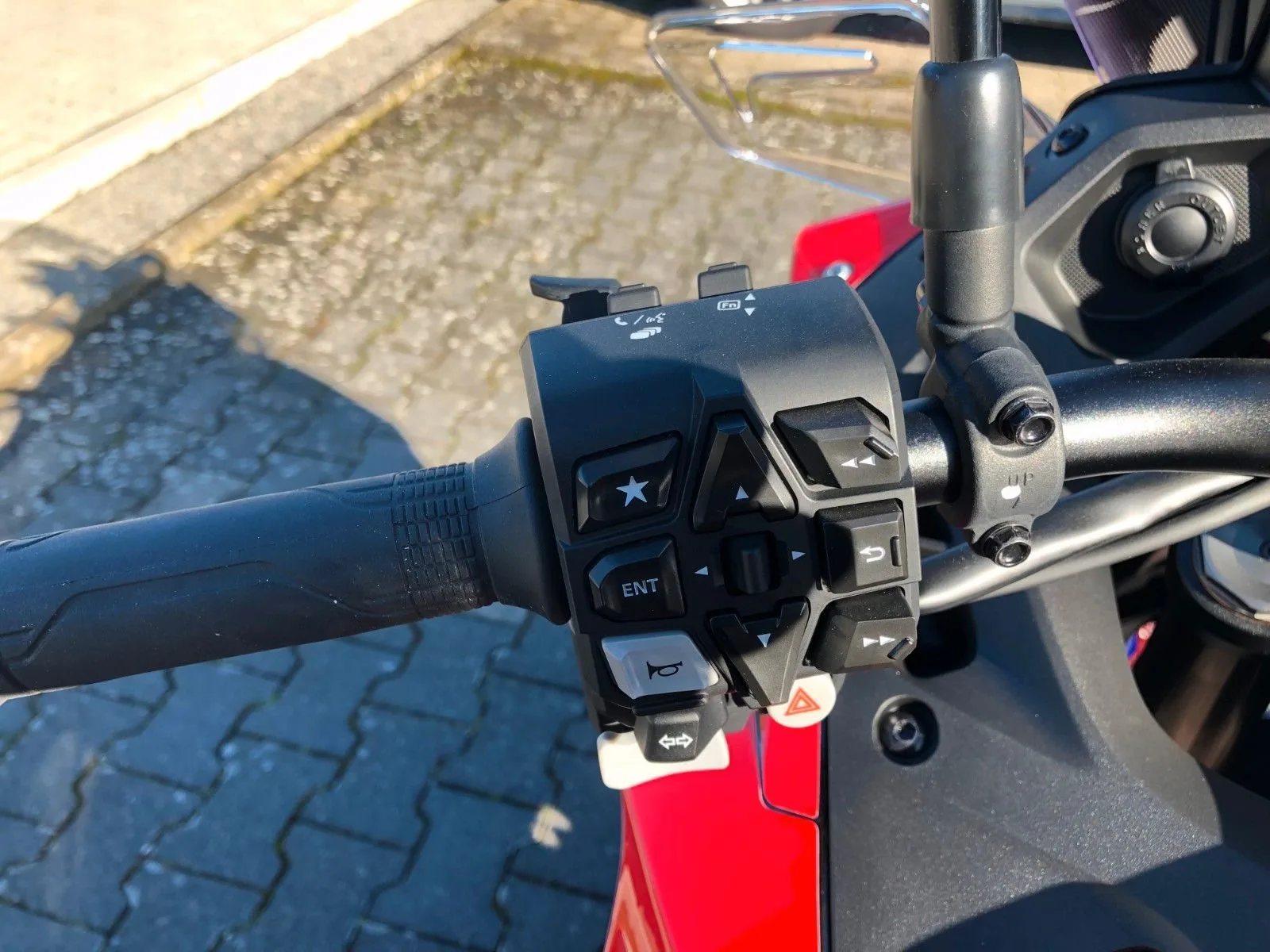 Honda NT1100 DCT Electronic Suspension