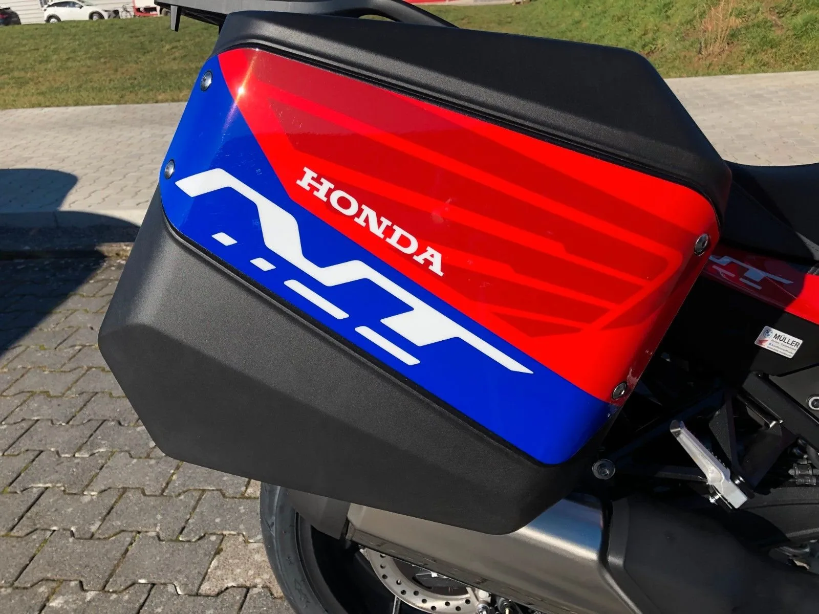 Honda NT1100 DCT Electronic Suspension