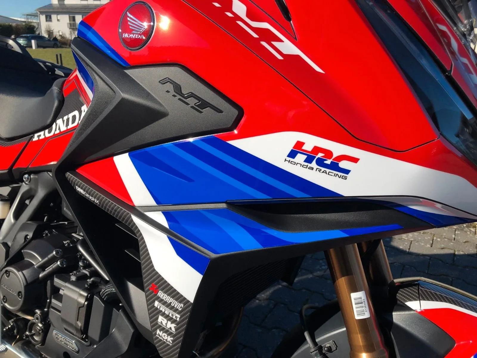 Honda NT1100 DCT Electronic Suspension