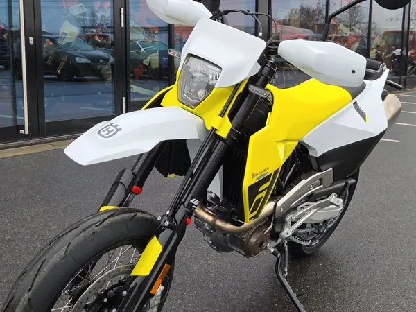 Husqvarna 701 Supermoto