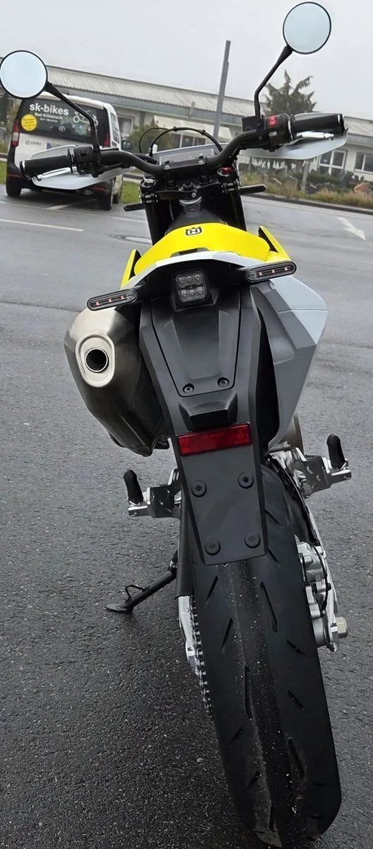 Husqvarna 701 Supermoto