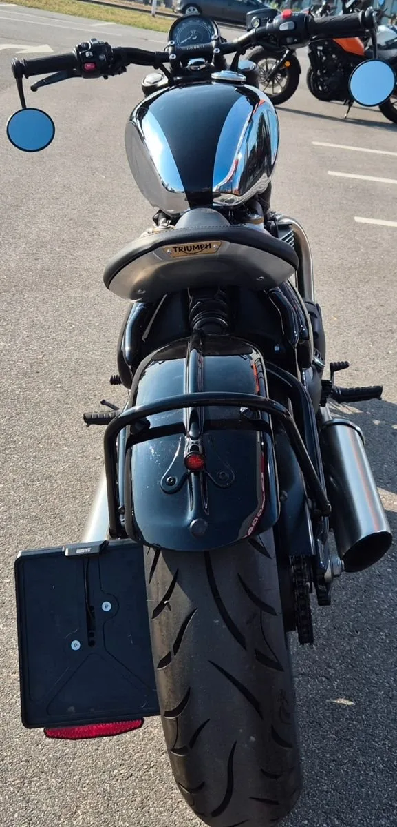 Triumph BONNEVILLE BOBBER CHROME EDITION